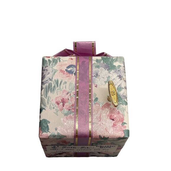 Pretti Pak Square Decorative Music Gift Box Playing That's What Friends Are For - Picture 2 of 6